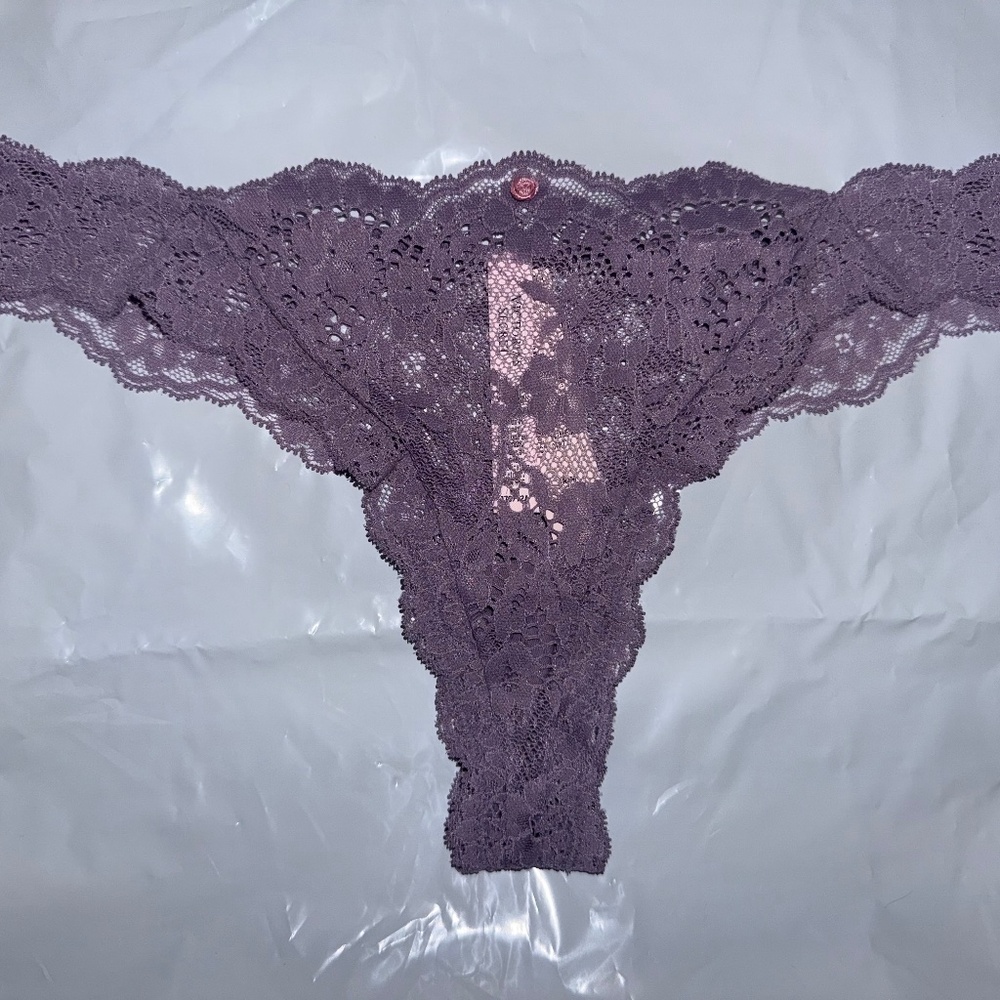 Victoria’s Secret Lace Thong Panty